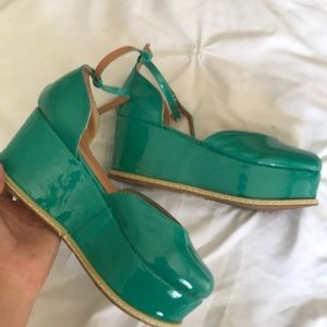 Platform shoes